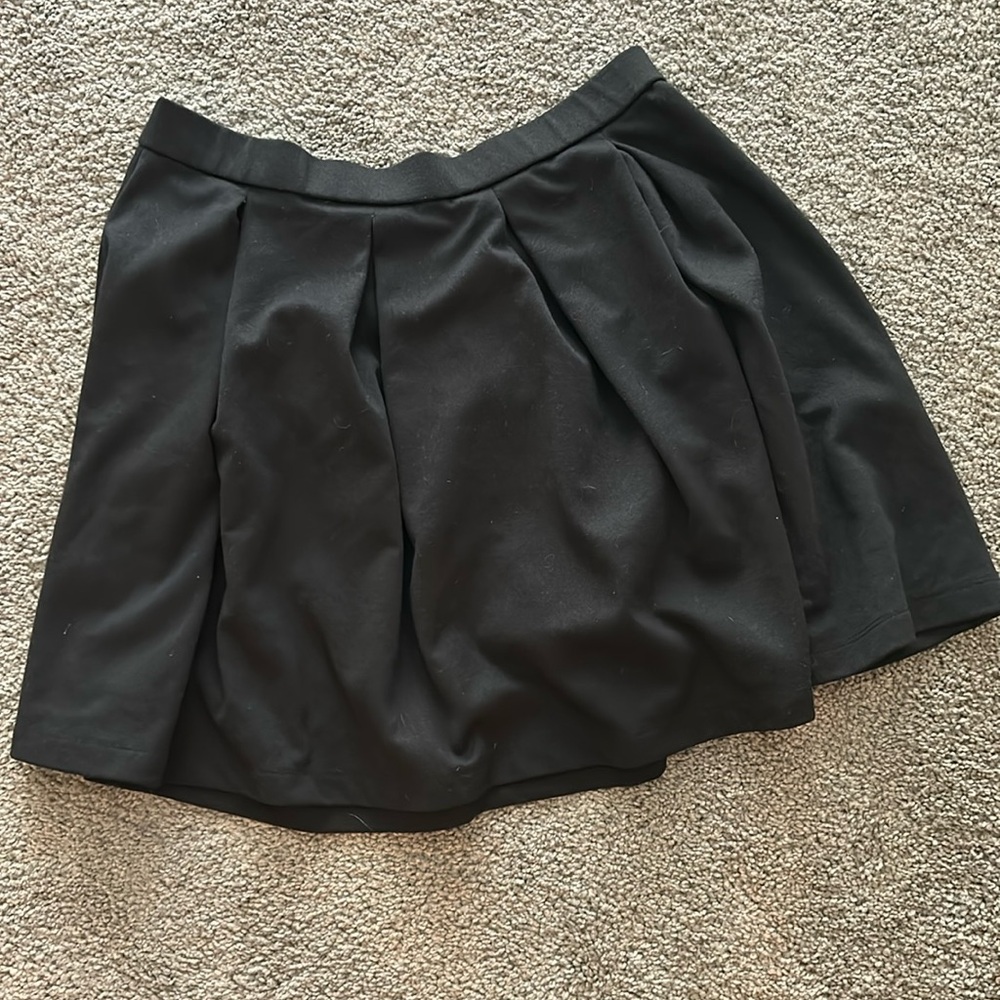 Stretch waist black skirt
